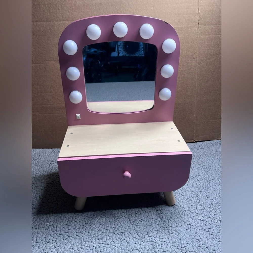 Table Top Makeup Stand For Little Girls With Working Lights And Accessories Pink